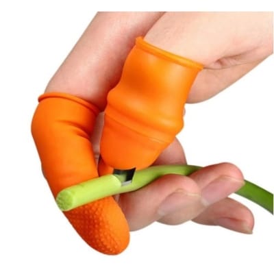 Picture of Silicone Thumb cutter + 5 Pieces Finger Protector Cutting Gears Vegetable Picking Nipping Plant Leaf Scissors Garden Gloves-Multicolor