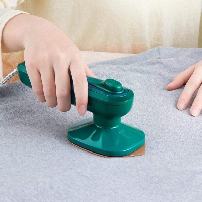 Picture of Portable Household Fabric Steam Iron 30W 60ml Garment Steamer Fast Heat Vertical Mini Iron For Clothes Ironing-Green