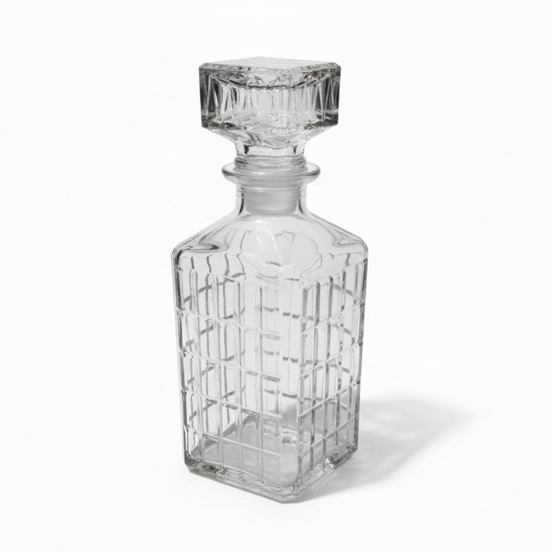 Picture of Elegant Square Crystal Glass Whiskey Decanter 1000ml with Airtight Stopper for Premium Liquor Bourbon Scotch Vodka and Wine Storage Durable Lead-Free Glassware for Home Bar Decor and Luxury Gifting Solutions in Bangladesh