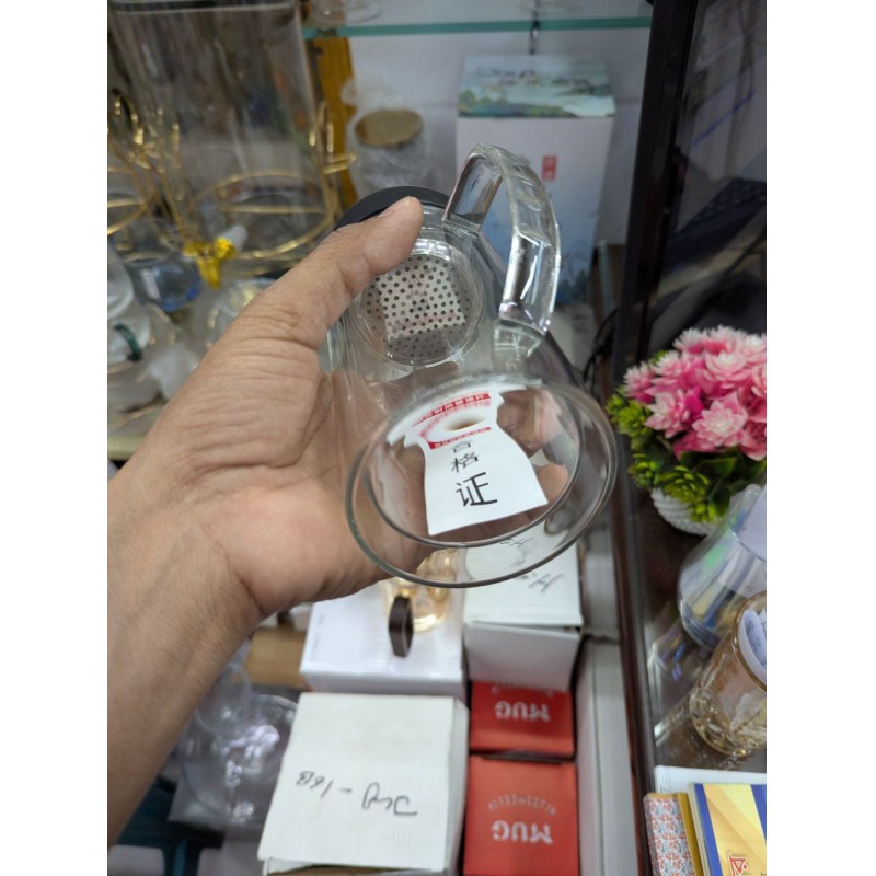 Picture of Premium Borosilicate Double Walled Glass Tea Mug with Stainless Steel Infuser and Leakproof Lid 525ml Large Capacity Insulated Coffee Cup for Office Home Use Heat Resistant Drinkware with Ergonomic Glass Handle.