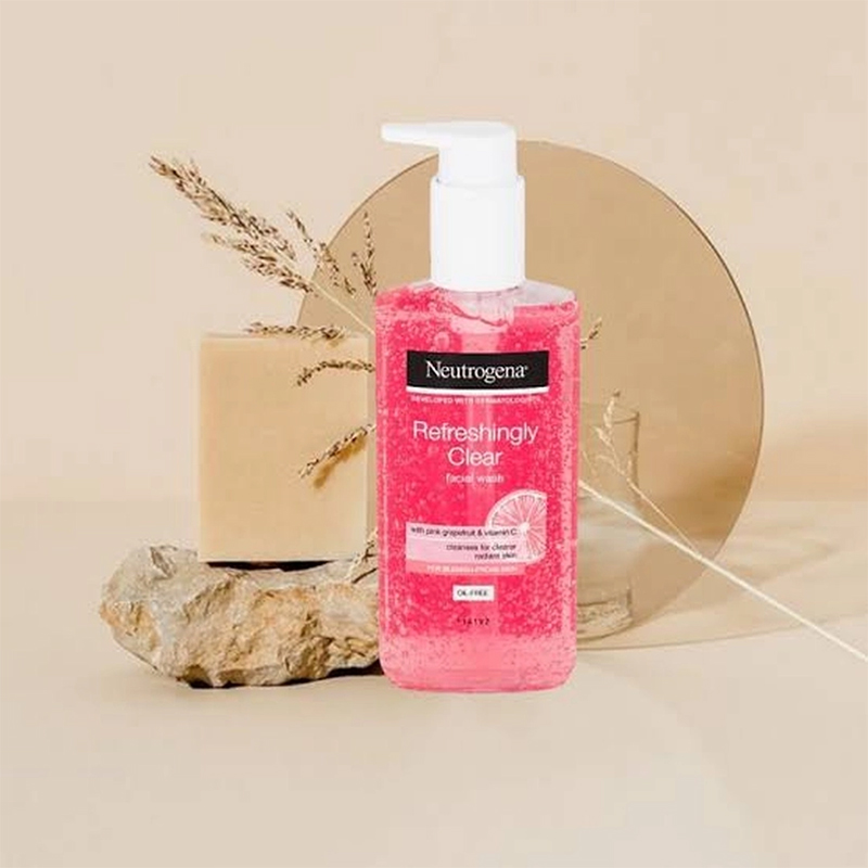 Picture of Neutrogena Refreshingly Clear Facial Wash with Pink Grapefruit 200ml