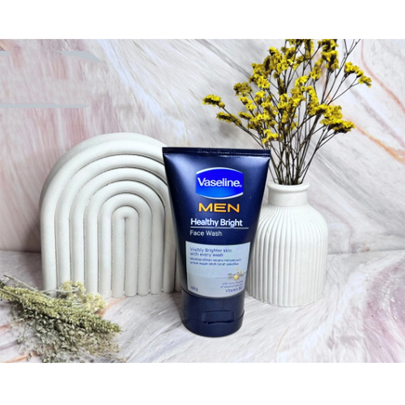 Picture of Vaseline Men Healthy Bright Vitamin B3 Face Wash 100ml