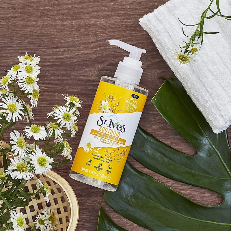 Picture of International European product skin care ST.Ives Soothing face wash used for male/female - 200 ml