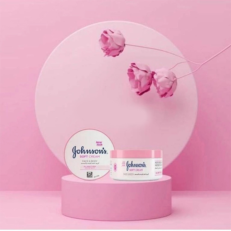 Picture of Johnson's 24 hours Moisture Soft Cream 200ml