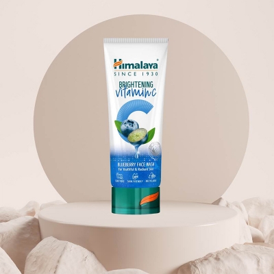 Picture of Brightening Vitamin C Blueberry Face Wash (100ml) - Purple