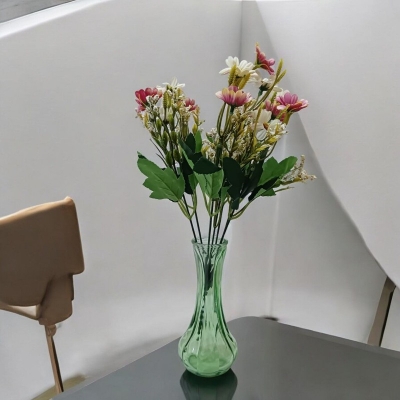 Picture of "Silk Daisy Bride Bouquet with 14 Heads, 12-14 Multicolor Artificial Sunflowers, Glass Vase Included, 48x20 cm, Perfect for Christmas, New Year, and Wedding Decor, Made from Fabric and Plastic."-Multicolor