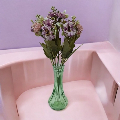Picture of "Silk Daisy Bride Bouquet with 18 Heads, Glass Vase, 18 Multicolor Sunflowers per Stick, 48x20 cm (Height x Width) with Vase, Perfect for Christmas, Wedding, and Home Decor, Made from Fabric and Plastic."-Multicolor