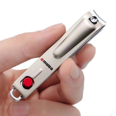 Picture of Big size 1PC Stainless Steel Nail Clippers With Anti-splash Cover Professional Pedicure Nail Care Trimmer Tool Toenail Cutters Manicure-Silver