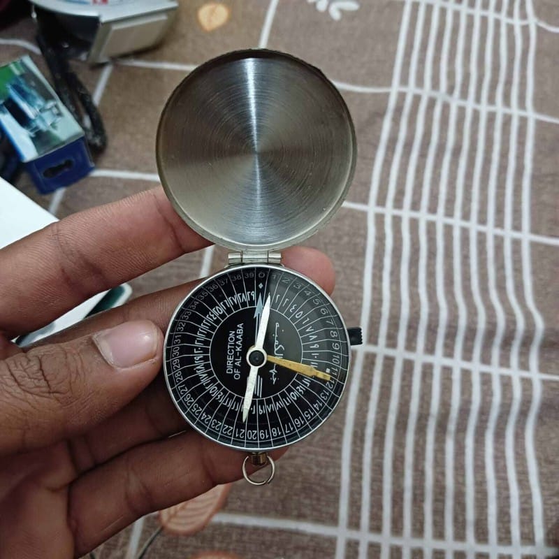 Picture of 1 pcs Metal Islamic Qibla Compass to Find Prayer Direction to Mecca-Silver