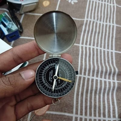 Picture of 1 pcs Metal Islamic Qibla Compass to Find Prayer Direction to Mecca-Silver