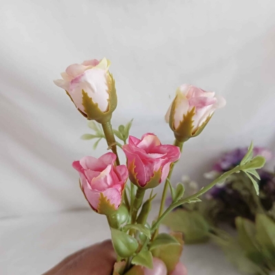 Picture of "Silk Daisy Bouquet Set with 2 Glass Vases, 25-28 Multicolor Sunflowers per Stick, 48x20 cm, Ideal for Christmas, Home, Wedding, and New Year Decoration, Fabric and Plastic Construction."-Multicolor