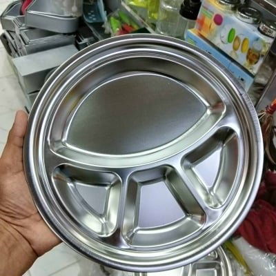 Picture of 1 pcs 4 compartment round food tray for School Canteen or home Stainless steel non magnet Food try plate 26cm-Silver