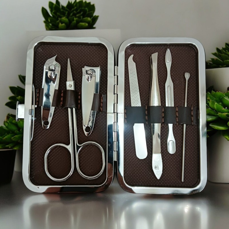 Picture of 7 in 1 Manicure set Stainless Steel Nail Clipper Pedicure Kit With Portable Case Manicure Art Tool Green Nails Cut,7pcs-Silver