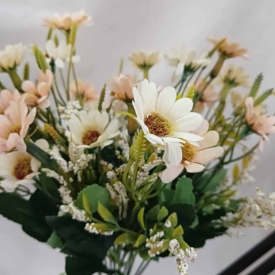Picture of "18 Heads Silk Daisy Bride Bouquets with 2 Glass Vases, 48x20 cm, 2 Sticks Included, Ideal for Holiday, Home, and Wedding Decor, Durable Fabric and Plastic"-Multicolor
