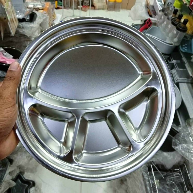 Picture of 1 pcs 4 compartment round food tray for School Canteen or home Stainless steel non magnet Food try plate 26cm-Silver