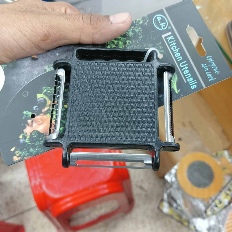 Picture of Three-in-one Multifunctional Fruit Peeling Rotary Peeler Household Fruit And Vegetable Peeler Grater Plane-Black