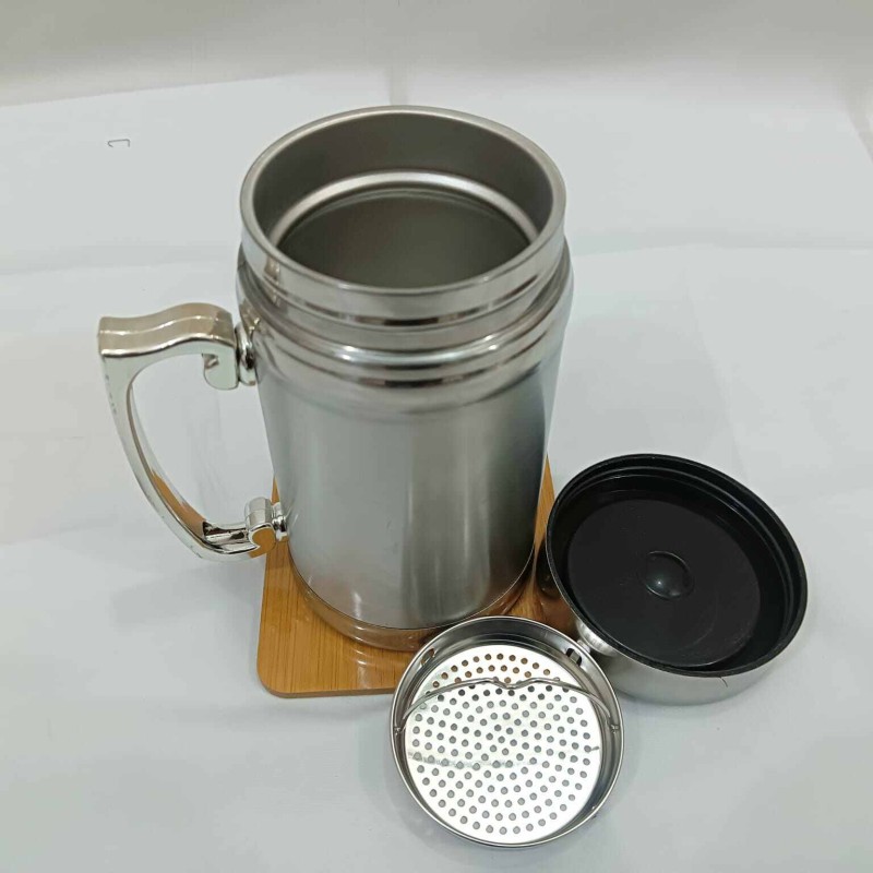 Picture of 1 PCS STAINLESS STEEL THARMAL  TRAVEL MUG WITH SCREW LID SILVER COLOR-Silver