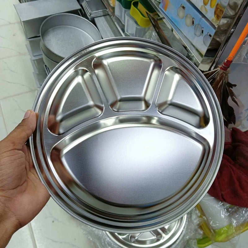 Picture of 1 pcs 4 compartment round food tray for School Canteen or home Stainless steel non magnet Food try plate 26cm-Silver