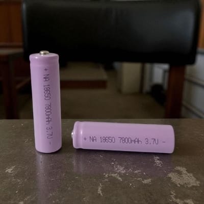 Picture of 1pcs 18650 Li-ion Rechargeable Battery 3.7V 7800mAh High Capacity Lithium Cell for Flashlights, leger lights, Power Banks, Toys, and Portable Electronics – Long Cycle Life, High Energy Density-Multicolor