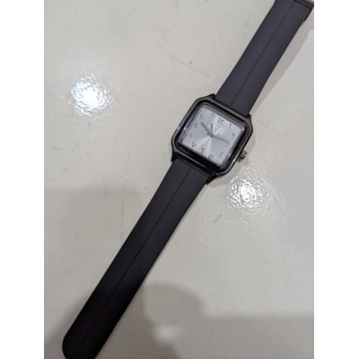 Picture of Premium Square Arabic Numeral Watch for Men and Women Featuring Minimalist Black Dial Stylish Silicone Strap with Secure Magnetic Lock Perfect for Casual and Formal Occasions or as a Thoughtful Gift.-Black