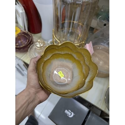 Picture of Premium 3-Piece Golden Rimmed Glass Serving Bowl Set Featuring Elegant Scalloped Flower Design, Clear Nesting Crystal Dishes for Fruit, Salads, Curry, and Desserts, Perfect Luxury Kitchenware for Formal Dining and Home Decor.-Multicolor