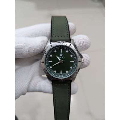 Picture of Premium Men's Green Dial Sports Watch with Silver Stainless Steel Case and Durable Green Leather Strap, Waterproof Quartz Movement, Perfect for Casual and Formal Occasions, Stylish Men's Fashion Accessory Gift.-Green