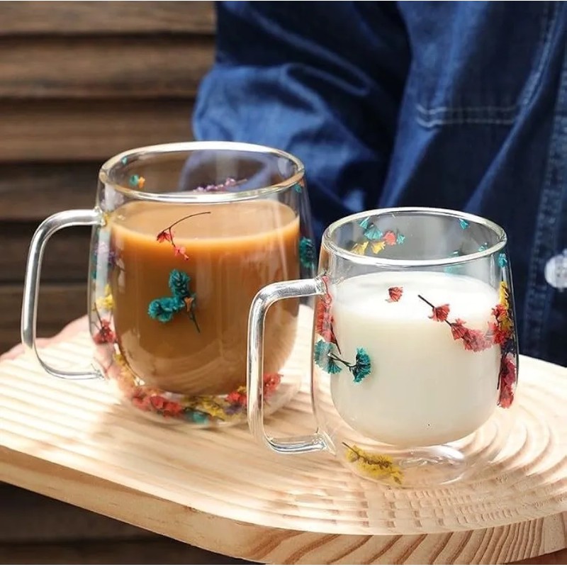 Picture of Double Wall Clear Glass Coffee Mugs with Real Dried Flowers - Assorted Floral Designs, Insulated Square Handle Tea Cups, 300ml, Perfect for Latte, Cappuccino, & Iced Drinks-Multicolor