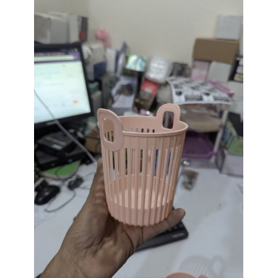 Picture of Small Round Slatted Wastebasket for Office or Home
Durable PP Plastic Mini Trash Can, 8.5 cm Base with handle-Multicolor