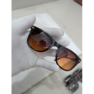 Picture of Classic Wayfarer Sunglasses with Black Frame and Brown Gradient Lenses-Gold