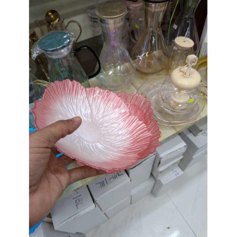 Picture of Elegant 3-Piece Pink Flower-Shaped Glass Serving Bowl Set, Decorative Petal Design Crystal Fruit Plates, Versatile Stackable Ombre Dessert Bowls and Candy Dishes, Luxury Tableware for Modern Home Decor and Special Celebrations.-Multicolor