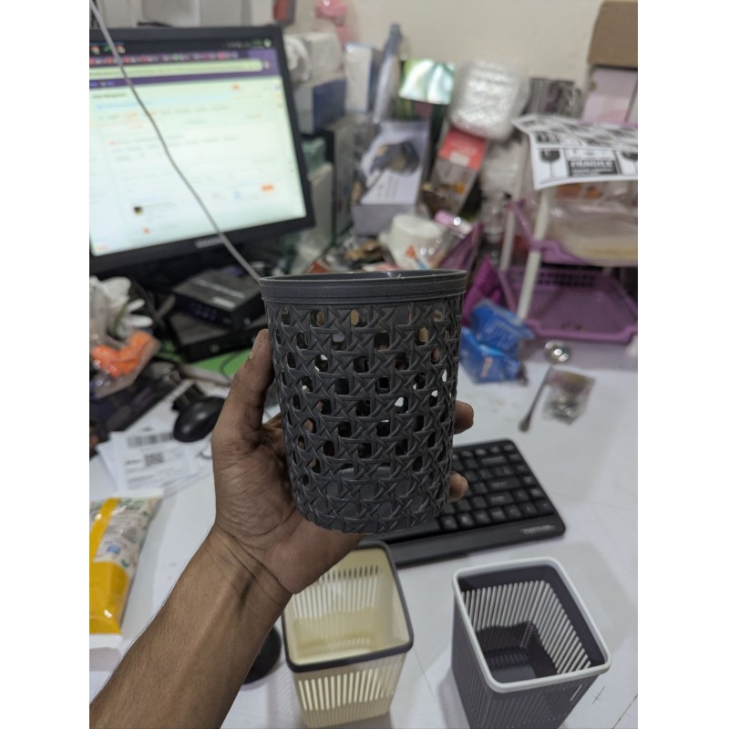 Picture of Small Round Slatted Wastebasket for Office or Home
Durable PP Plastic Mini Trash Can, 8.5 cm Base-Multicolor