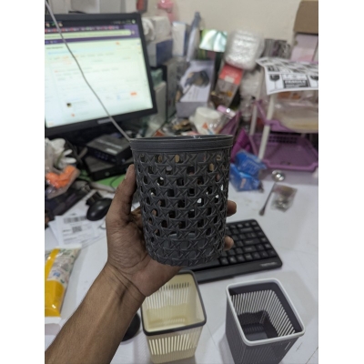 Picture of Small Round Slatted Wastebasket for Office or Home
Durable PP Plastic Mini Trash Can, 8.5 cm Base-Multicolor
