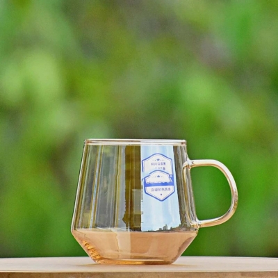 Picture of GPZB57HA Glass Mug 420ML - Lightweight Borosilicate Glass, Dishwasher Safe, Classic Golden Round Design, Perfect for Coffee, Tea, and Beverages, Durable and Stylish.-Gold