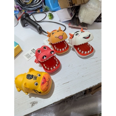 Picture of Interactive Random Animal Finger Biting Toy for Kids, 1 Piece Cartoon Tiger or Crocodile Dentist Game, Durable Plastic Teeth Trick Toy, Perfect Stress Relief Gag Gift and Fun Party Game Favor-Multicolor
