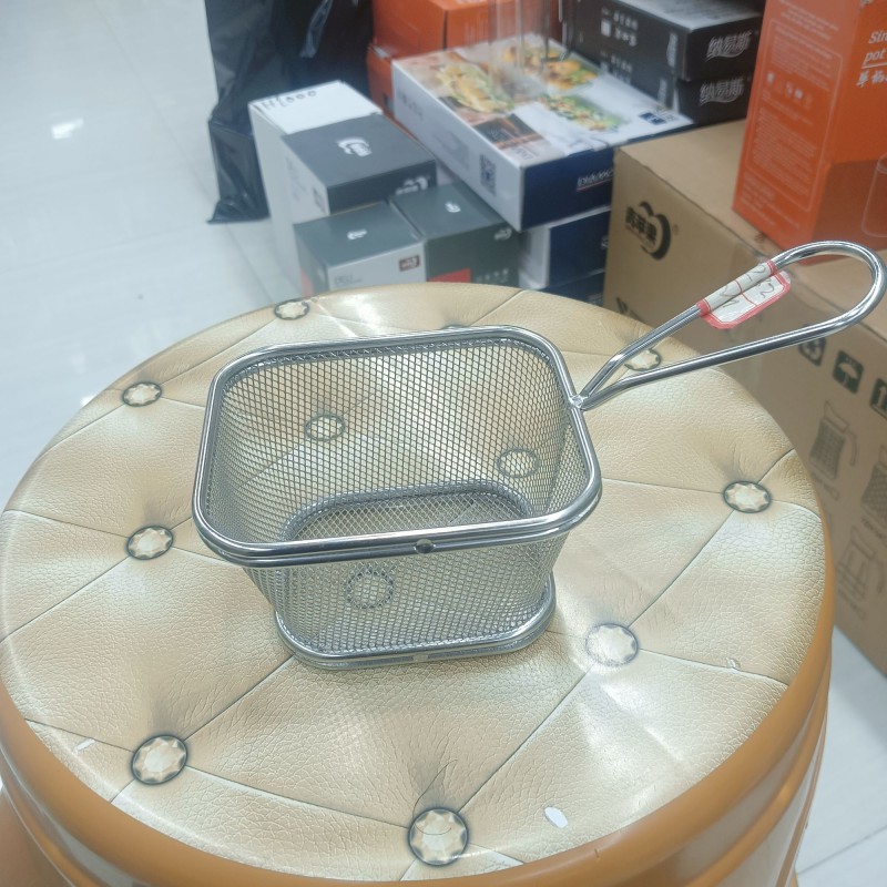 Picture of Fries Basket 304 Stainless Steel Hot Frying Basket Frying Pan Filter Food Colander Oil Leak Screen Noodle Dumpling Filter Fry Baskets with Handle(squre)-Silver
