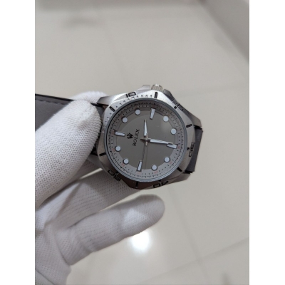 Picture of Premium Men's Watch Featuring a Luxury Grey Silicone Strap and Sleek Silver Dial Design with Analog Display for Sophisticated Business Professionals Seeking Elegance and Precision Timekeeping in Their Daily Life.-Silver