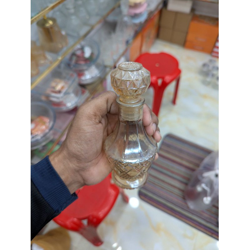 Picture of Light Amber Diamond Textured Glass Whiskey Decanter with Airtight Stopper, Lead-Free Crystal Cut Design Decorative Liquor Bottle for Home Bar, Elegant Vintage Style Spirit Carafe for Bourbon, Scotch, Wine, and Brandy-Gold