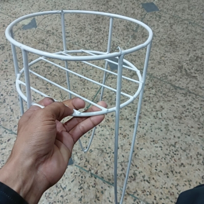 Picture of Metal flower tob stand 3 lage plastic coutting 9*9*17 inches -White