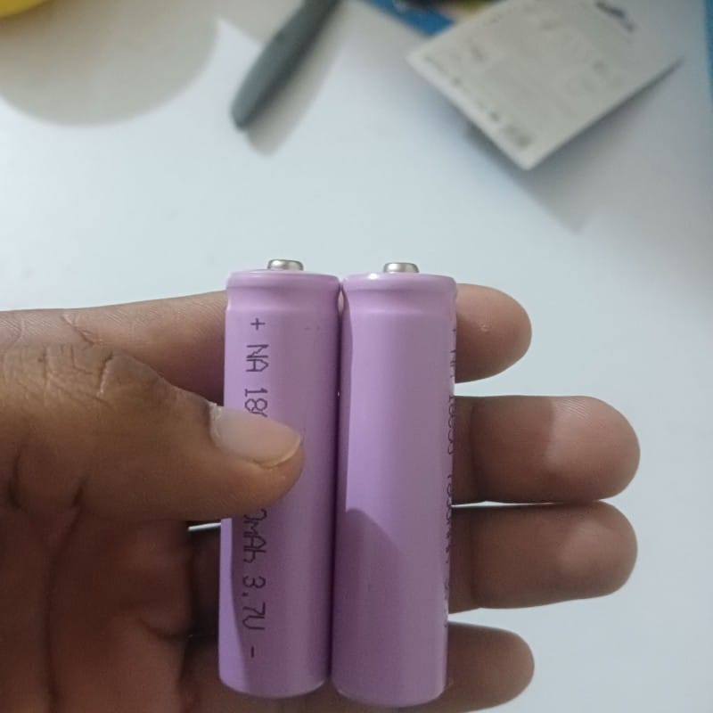 Picture of 1pcs 18650 Li-ion Rechargeable Battery 3.7V 7800mAh High Capacity Lithium Cell for Flashlights, leger lights, Power Banks, Toys, and Portable Electronics – Long Cycle Life, High Energy Density-Multicolor