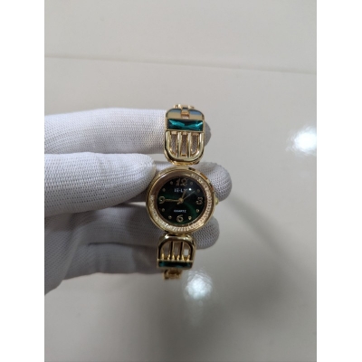 Picture of Elegant Vintage Emerald Green Dial Bracelet Watch for Women Featuring Luxurious Gold-Tone Metal Chain Link Strap with Decorative Green Crystal Accents Perfect for Sophisticated Daily Wear or Special Evening Events.-Multicolor