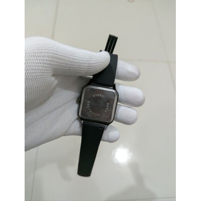Picture of Premium Square Arabic Numeral Watch for Men and Women Featuring Minimalist Black Dial Stylish Silicone Strap with Secure Magnetic Lock Perfect for Casual and Formal Occasions or as a Thoughtful Gift.-Black