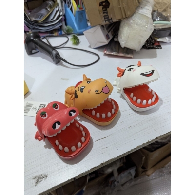 Picture of Interactive Random Animal Finger Biting Toy for Kids, 1 Piece Cartoon Tiger or Crocodile Dentist Game, Durable Plastic Teeth Trick Toy, Perfect Stress Relief Gag Gift and Fun Party Game Favor-Multicolor