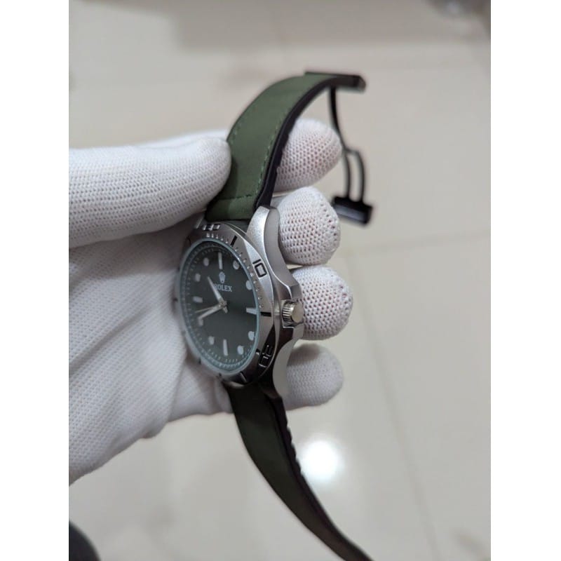 Picture of Premium Men's Green Dial Sports Watch with Silver Stainless Steel Case and Durable Green Leather Strap, Waterproof Quartz Movement, Perfect for Casual and Formal Occasions, Stylish Men's Fashion Accessory Gift.-Green