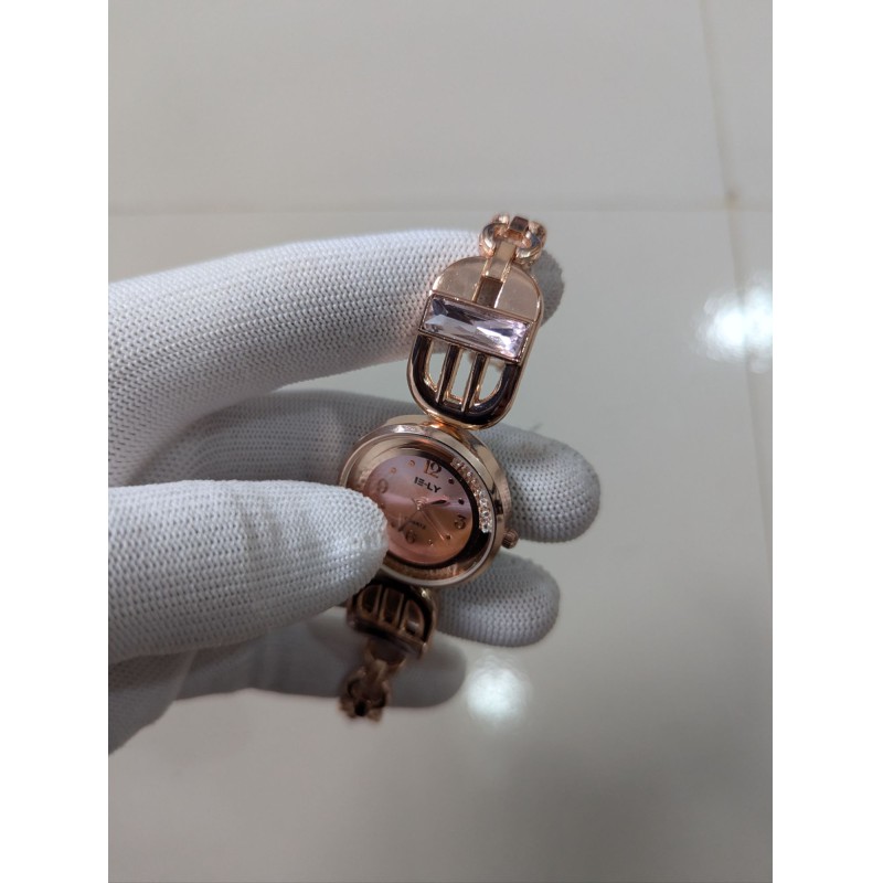 Picture of Luxury Rose Gold Bracelet Watch for Women featuring a Crystal-Studded Pink Dial with Quartz Movement, Decorative Horseshoe Links, and Premium Rhinestone Accents, Perfect for Elegant Evening Wear and Formal Gifting Occasions.-Multicolor