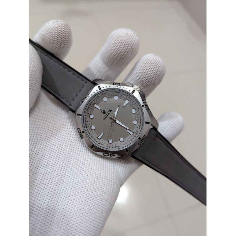 Picture of Premium Men's Watch Featuring a Luxury Grey Silicone Strap and Sleek Silver Dial Design with Analog Display for Sophisticated Business Professionals Seeking Elegance and Precision Timekeeping in Their Daily Life.-Silver