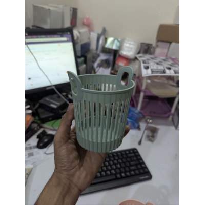 Picture of Small Round Slatted Wastebasket for Office or Home
Durable PP Plastic Mini Trash Can, 8.5 cm Base with handle-Multicolor