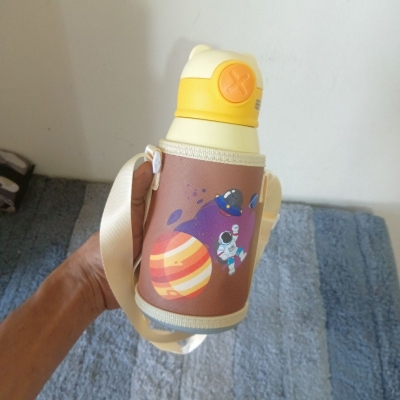 Picture of Double Insulated Water bottle with zipper Cover  and color strip Stainless Steel Thermal Water Bottles Cold for 20 Hours and Hot for 12 Hours Leak-Proof Sports Flask 500 ML-Multicolor