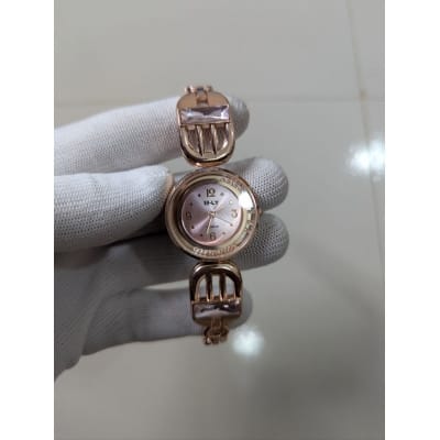Picture of Luxury Rose Gold Bracelet Watch for Women featuring a Crystal-Studded Pink Dial with Quartz Movement, Decorative Horseshoe Links, and Premium Rhinestone Accents, Perfect for Elegant Evening Wear and Formal Gifting Occasions.-Multicolor