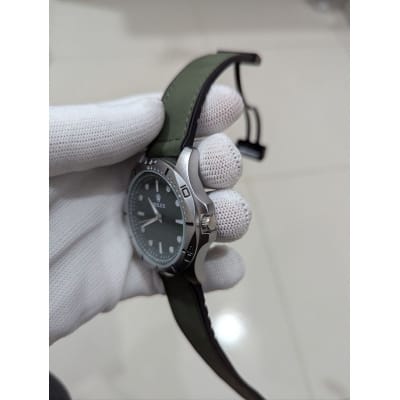 Picture of Premium Men's Green Dial Sports Watch with Silver Stainless Steel Case and Durable Green Leather Strap, Waterproof Quartz Movement, Perfect for Casual and Formal Occasions, Stylish Men's Fashion Accessory Gift.-Green