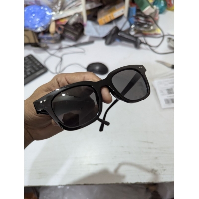 Picture of Exclusive unisex oversized black frame sunglasses for superior glare reduction and eye protection suitable for beach parties casual outings and formal events providing a sophisticated modern look for everyone.-Black